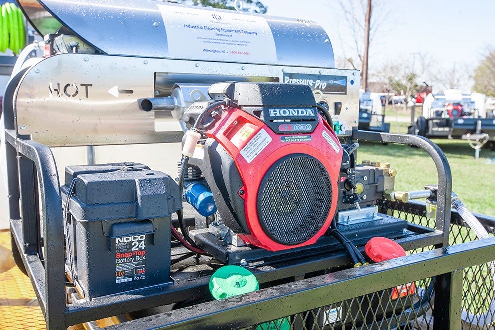 The Mud Puppy - Mud Dog Preasure Washing Trailer