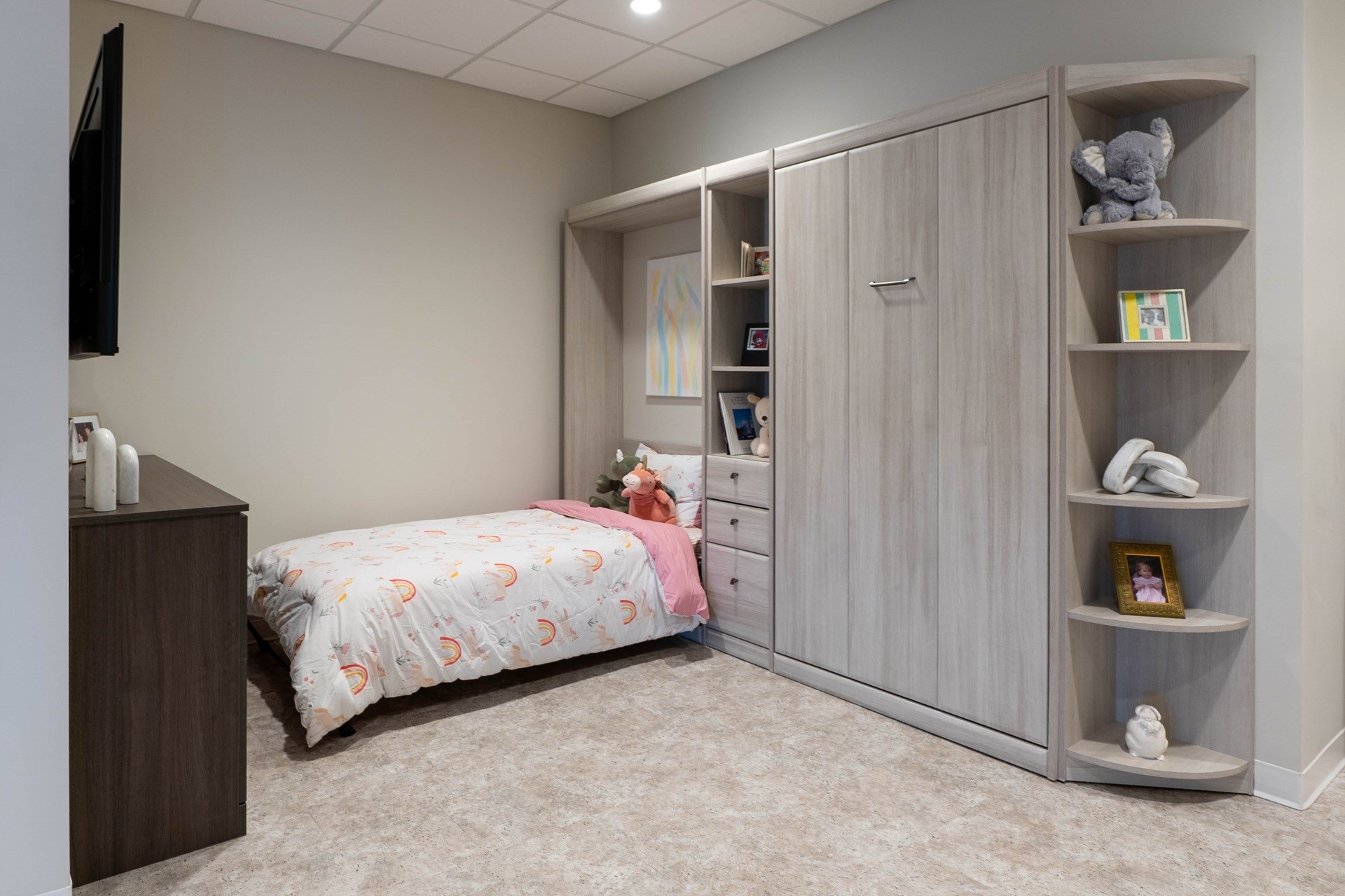 Murphy bed closed